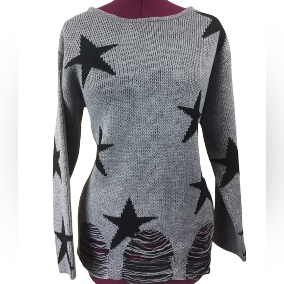 {NWT} Zenana Women's Gray Distressed Long Sleeve Pull-Over Star Sweater Top S - Picture 3 of 4